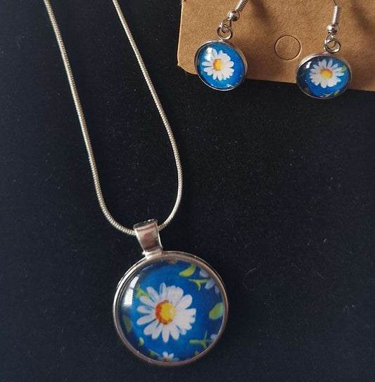 Irish daisy fine art jewellery. glass pendant and earrings